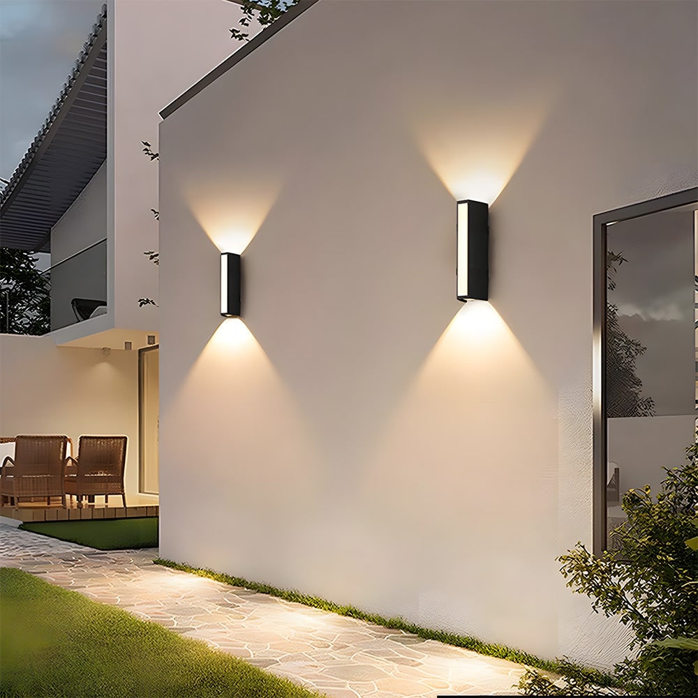 Applique da parete moderna a LED con luce verso l’alto e verso il basso