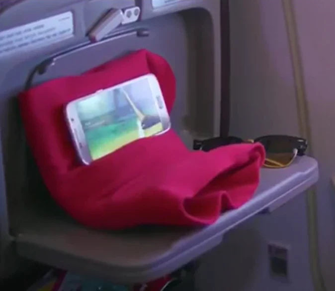 Ergonominen matkustamiseen tarkoitettu kaulaa ympäröivä tukityyny