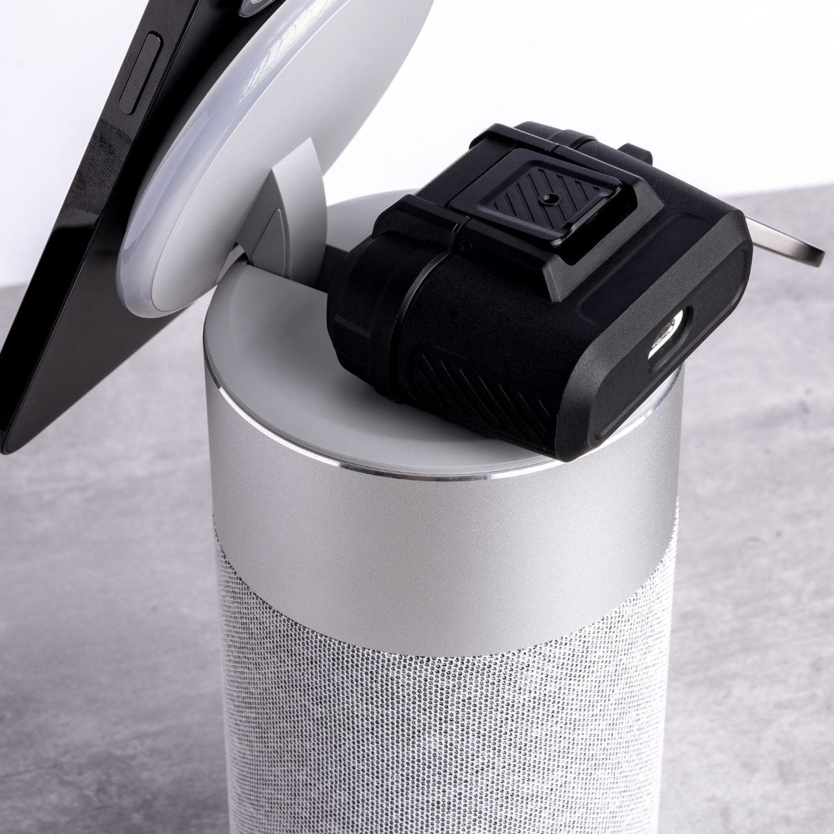 Altavoz Bluetooth PowerAudio con cargador inalámbrico magnético