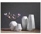 Geometrisk keramisk vase med marmoreffekt