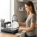 Égouttoir à vaisselle pliable en métal au design gain de place
