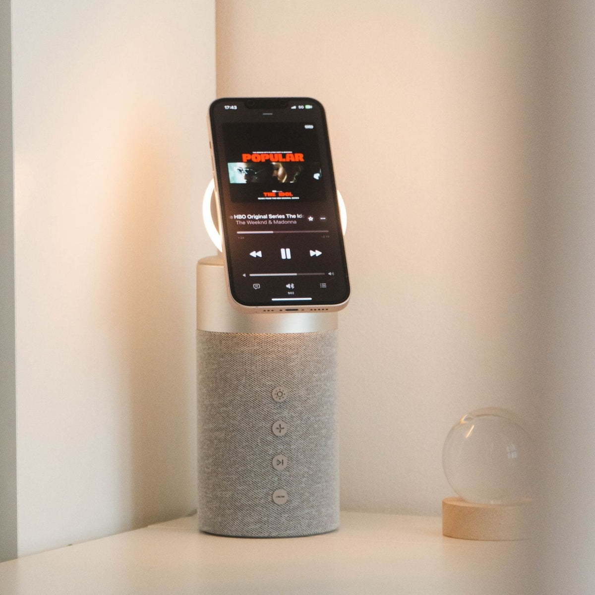 Altavoz Bluetooth PowerAudio con cargador inalámbrico magnético