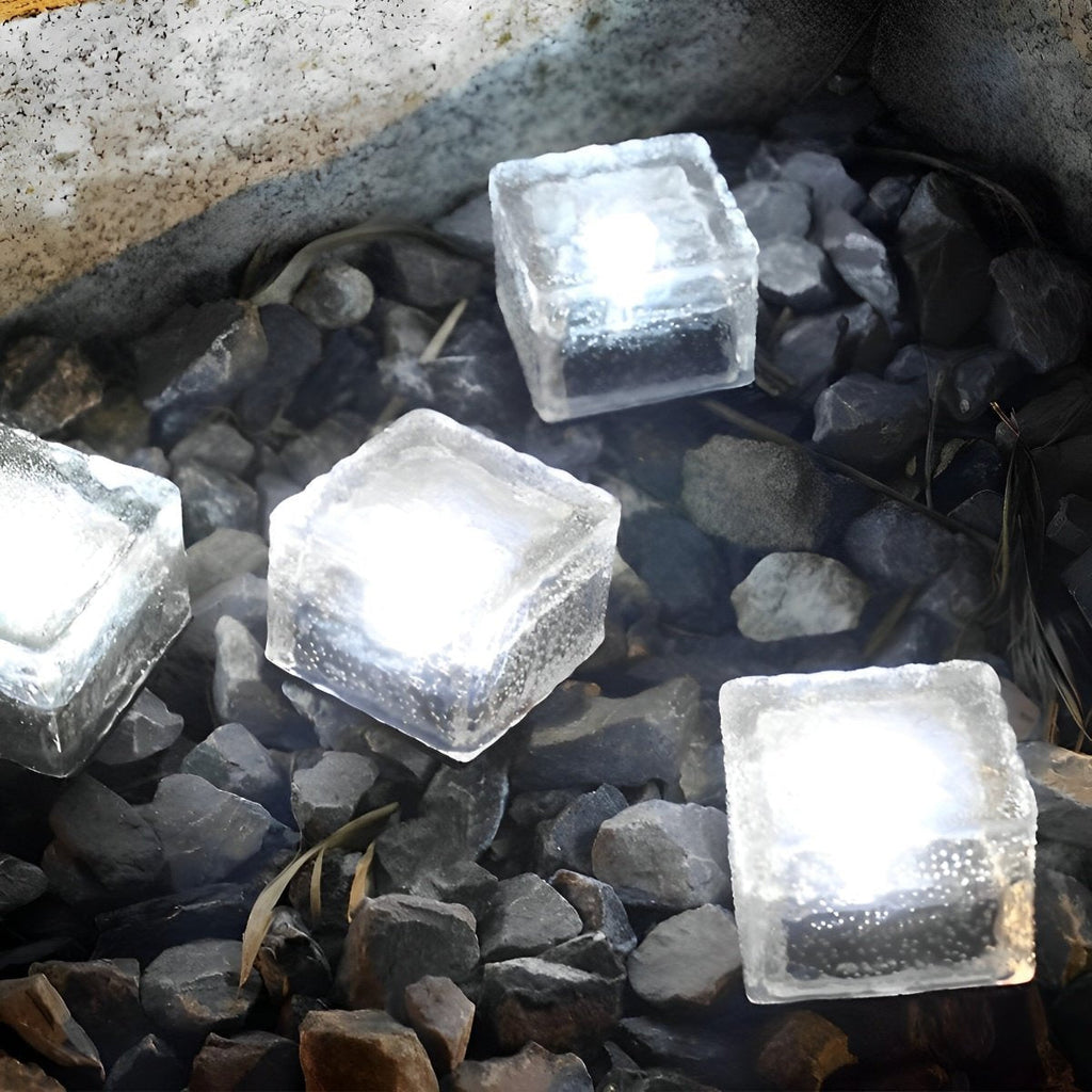 Ogrodowa lampa LED z lodowej cegły zasilana energią słoneczną