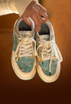 Sneakers basse con lacci e stampa floreale