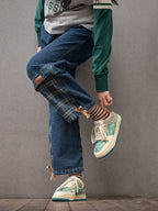 Sneakers basse con lacci e stampa floreale
