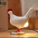 Koristeellinen LED-pöytälamppu kanan muotoinen