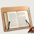 Pupitre de lecture en bois avec supports de pages